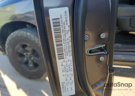 2016 Ram 1500 St z USA, uszkodzony, nr VIN 1C6RR7FG2GS116753